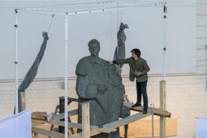 Жители и гости Петербурга могут посмотреть, как создаётся памятник Шаляпину